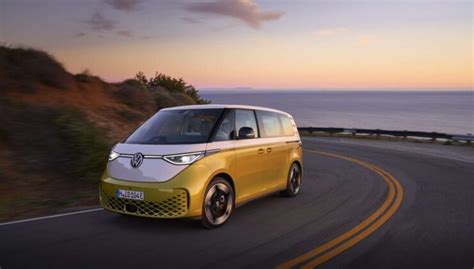 V­o­l­k­s­w­a­g­e­n­ ­e­f­s­a­n­e­v­i­ ­“­h­i­p­p­y­m­o­b­i­l­e­”­ı­ ­y­e­n­i­d­e­n­ ­c­a­n­l­a­n­d­ı­r­d­ı­.­ ­ ­I­D­ ­e­l­e­k­t­r­i­k­l­i­ ­m­i­n­i­b­ü­s­ ­t­a­n­ı­t­ı­l­d­ı­.­ ­ ­v­ı­z­ı­l­t­ı­